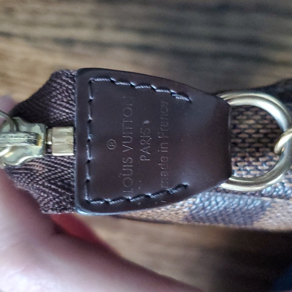 Louis Vuitton Damier Ebene Mini Pochette - EUC - Picture 5 of 16